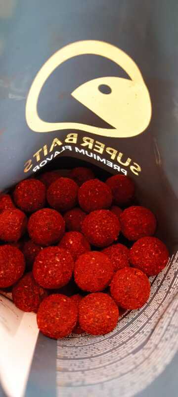 SUPERBAITS PREMIUM BOILIES KING RED 20MM - Carpfishingbarato CHIMBOMBO BOILIES