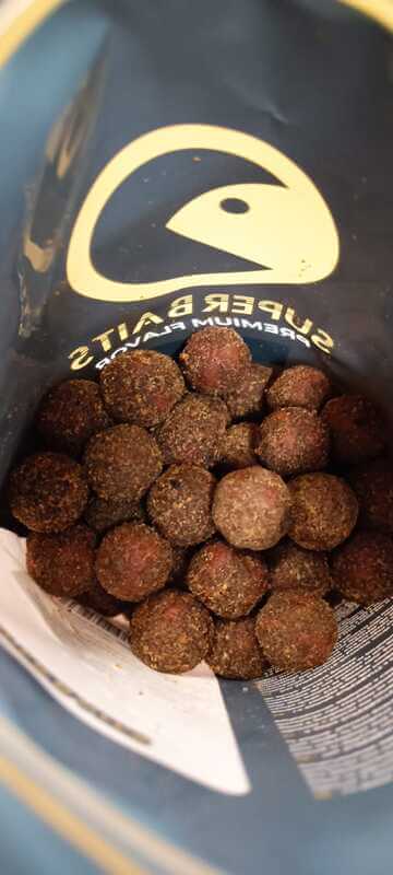 SUPERBAITS PREMIUM BOILIES OMEGA SQUID 20MM - Carpfishingbarato CHIMBOMBO BOILIES