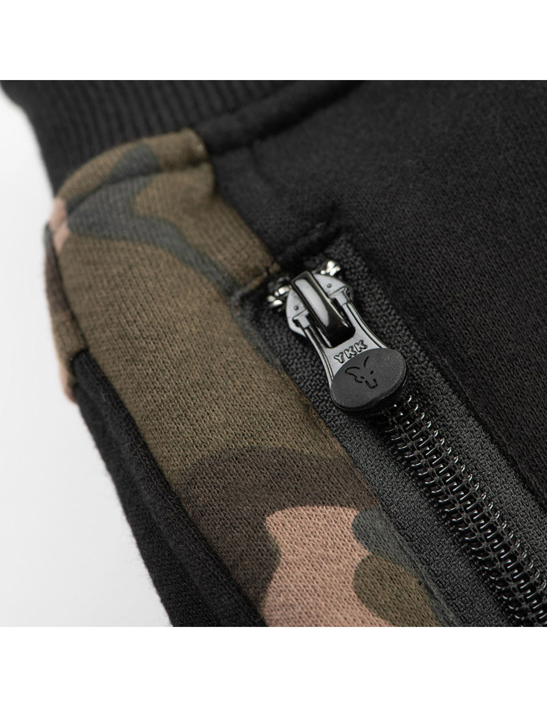 FOX JOGGERS BLACK/CAMO L - Carpfishingbarato CHIMBOMBO PANTALON